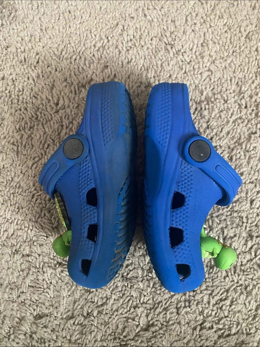 CROCS Kids Blue Clogs with Green Dinosaur Jibbitz size C8